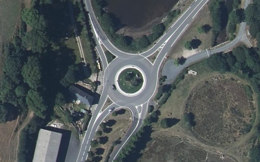 Vue aérienne du Rond-point anonyme n°86112340