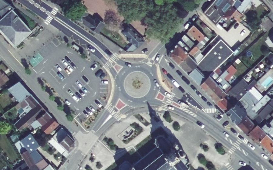 Vue aérienne du Rond-point anonyme n°862191189