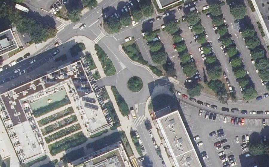 Vue aérienne du Rond-point anonyme n°862844376