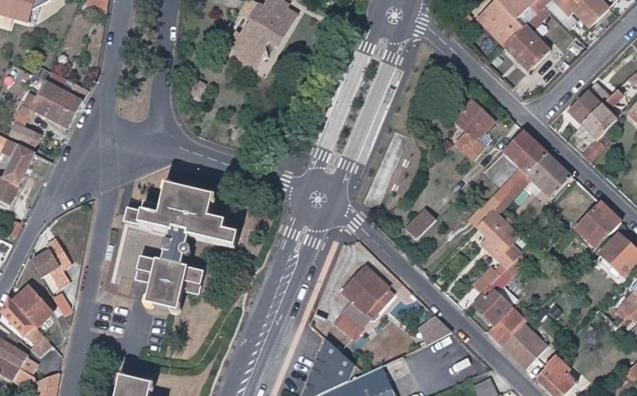 Vue aérienne du Rond-point anonyme n°862936570