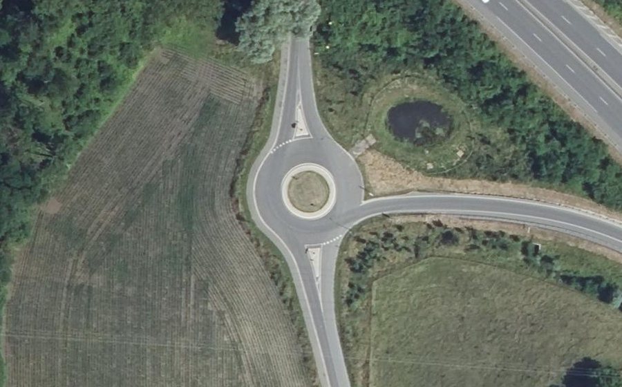 Vue aérienne du Rond-point anonyme n°863509537