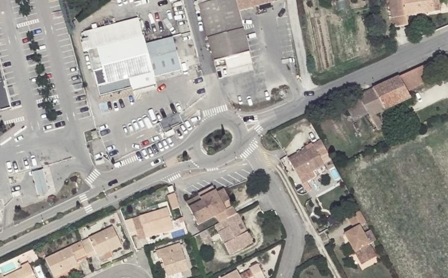 Vue aérienne du Rond-point anonyme n°86401873
