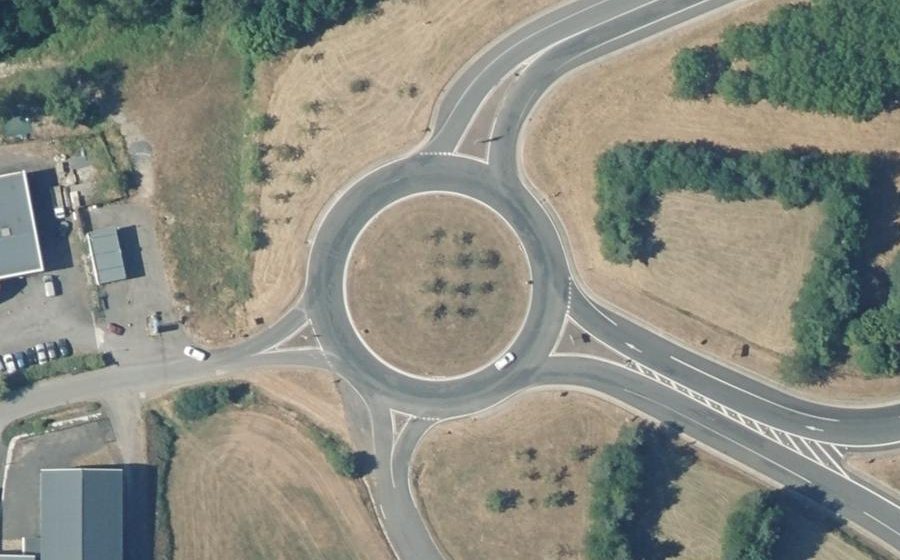 Vue aérienne du Rond-point anonyme n°86412668