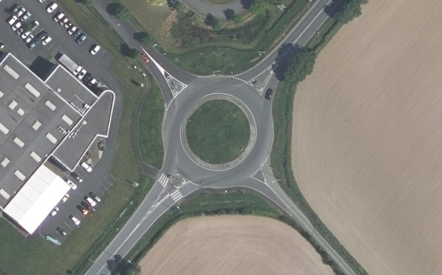 Vue aérienne du Rond-point anonyme n°86499886