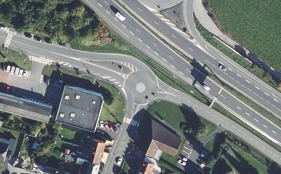 Vue aérienne du Rond-point anonyme n°865449561