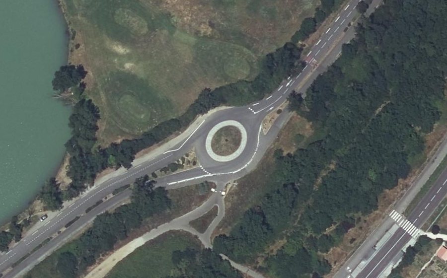 Vue aérienne du Rond-point anonyme n°8656260