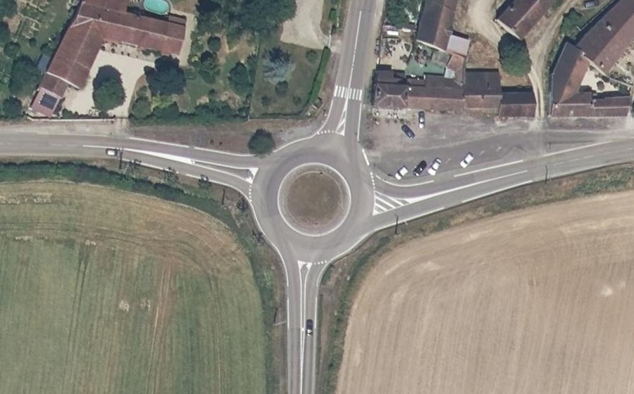 Vue aérienne du Rond-point anonyme n°86567180