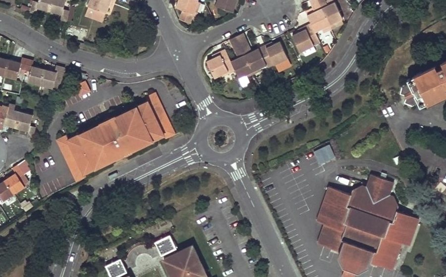 Vue aérienne du Rond-point anonyme n°8656841