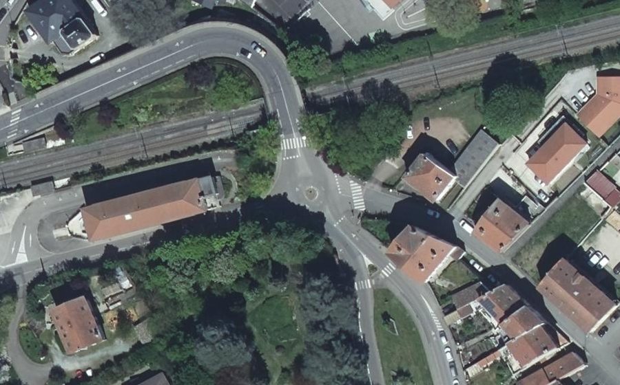 Vue aérienne du Rond-point anonyme n°86622394