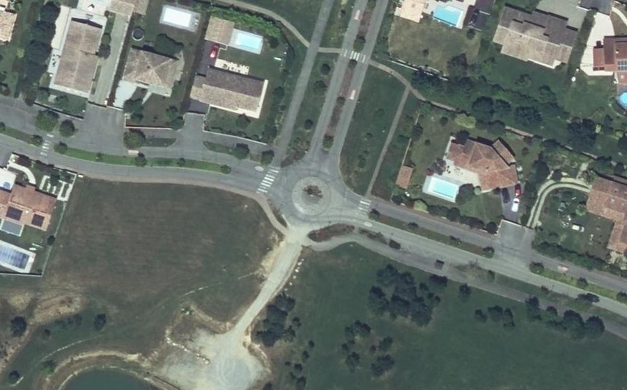 Vue aérienne du Rond-point anonyme n°867786078