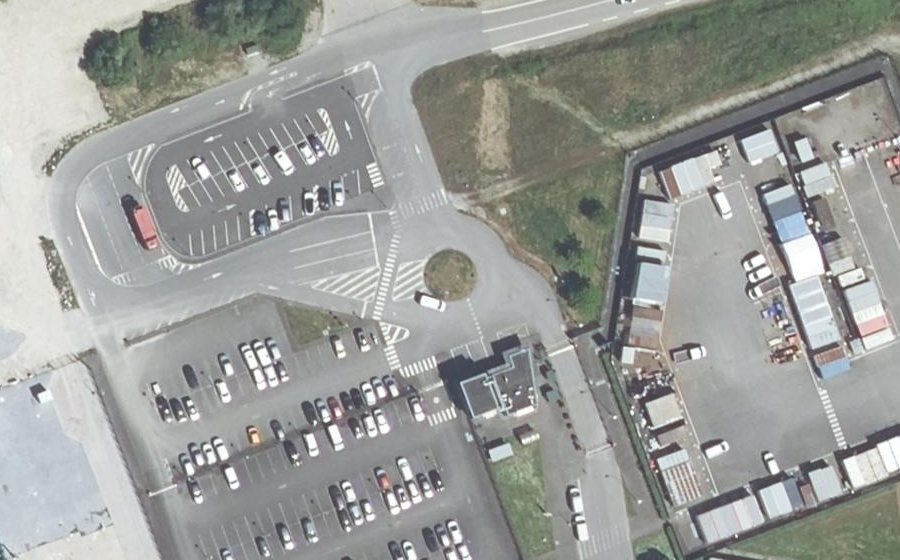 Vue aérienne du Rond-point anonyme n°867874673