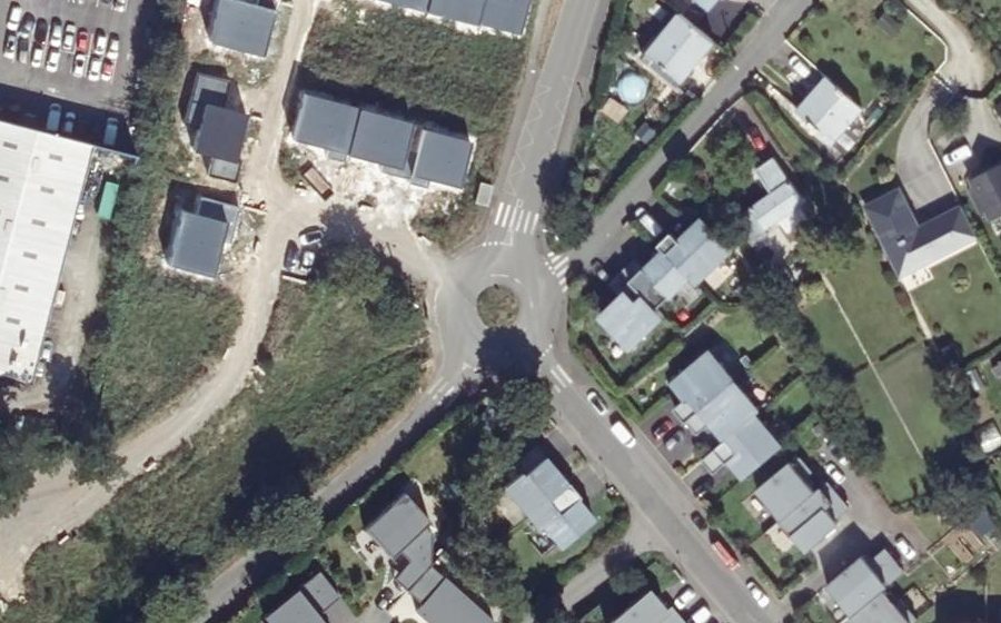 Vue aérienne du Rond-point anonyme n°868051658