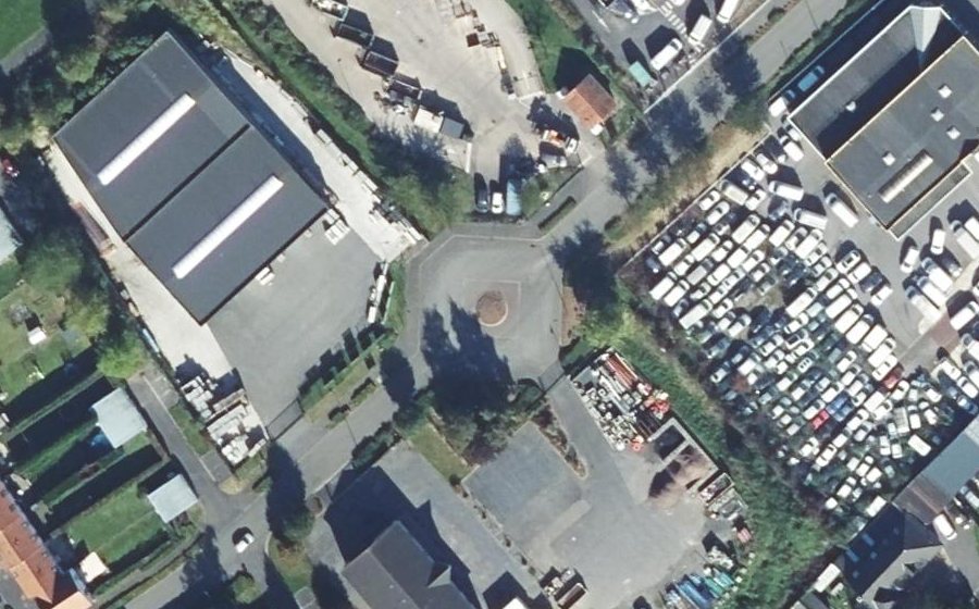 Vue aérienne du Rond-point anonyme n°868123463