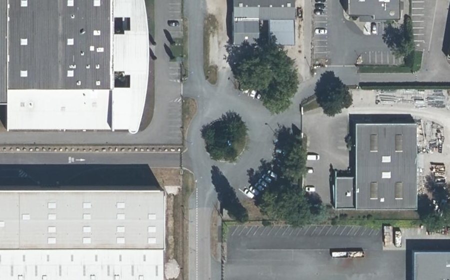 Vue aérienne du Rond-point anonyme n°8682472