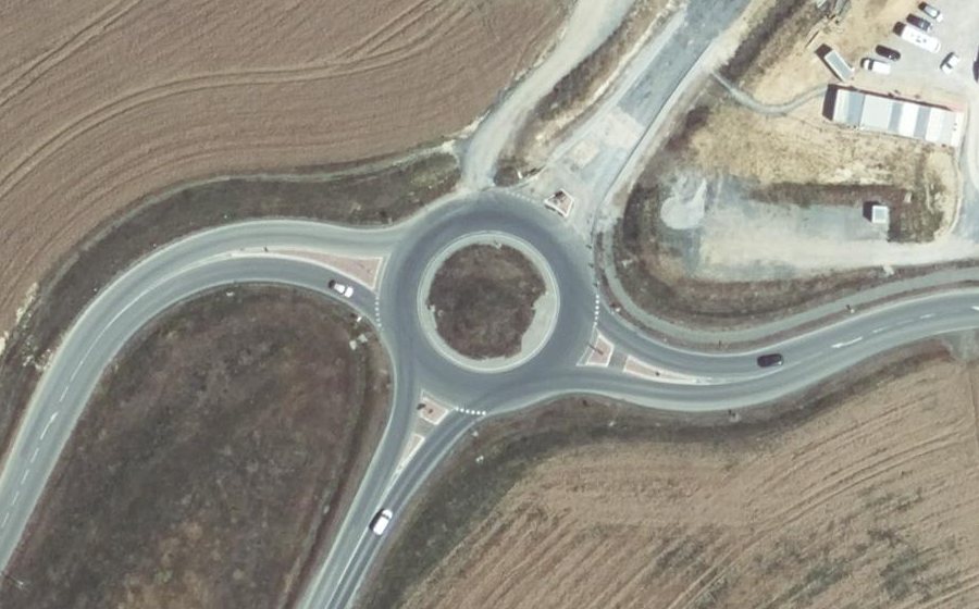 Vue aérienne du Rond-point anonyme n°868549866