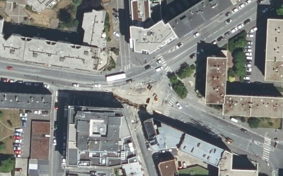 Vue aérienne du Rond-point anonyme n°868632823