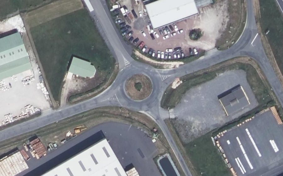Vue aérienne du Rond-point anonyme n°86881856