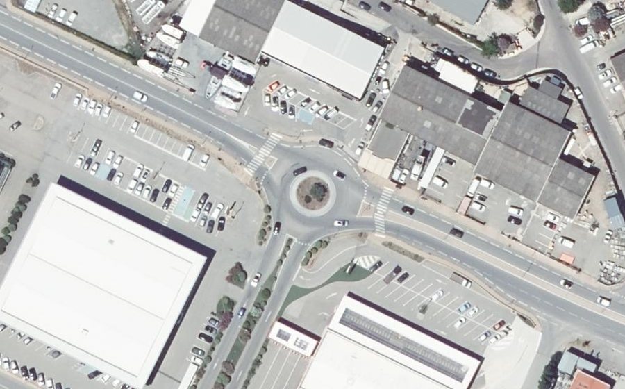 Vue aérienne du Rond-point anonyme n°869203542