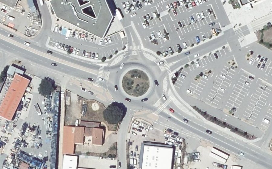 Vue aérienne du Rond-point anonyme n°869203549