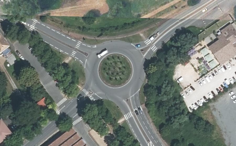 Vue aérienne du Rond-point anonyme n°86923297