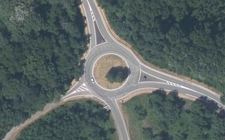 Vue aérienne du Rond-point anonyme n°87010349