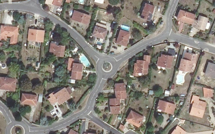 Vue aérienne du Rond-point anonyme n°870463541