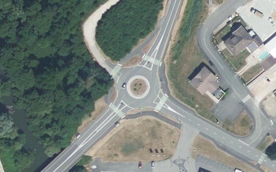 Vue aérienne du Rond-point anonyme n°87072056