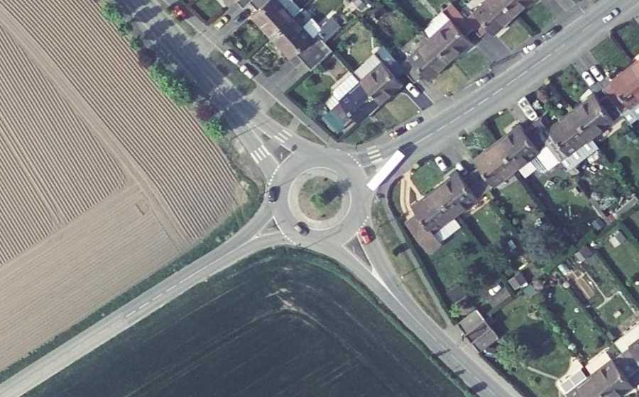 Vue aérienne du Rond-point anonyme n°871151988