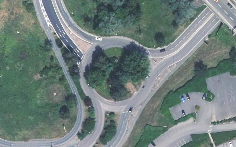 Vue aérienne du Rond-point anonyme n°871201813