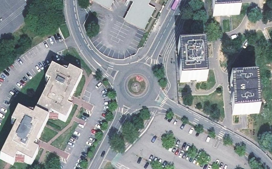 Vue aérienne du Rond-point anonyme n°871201817