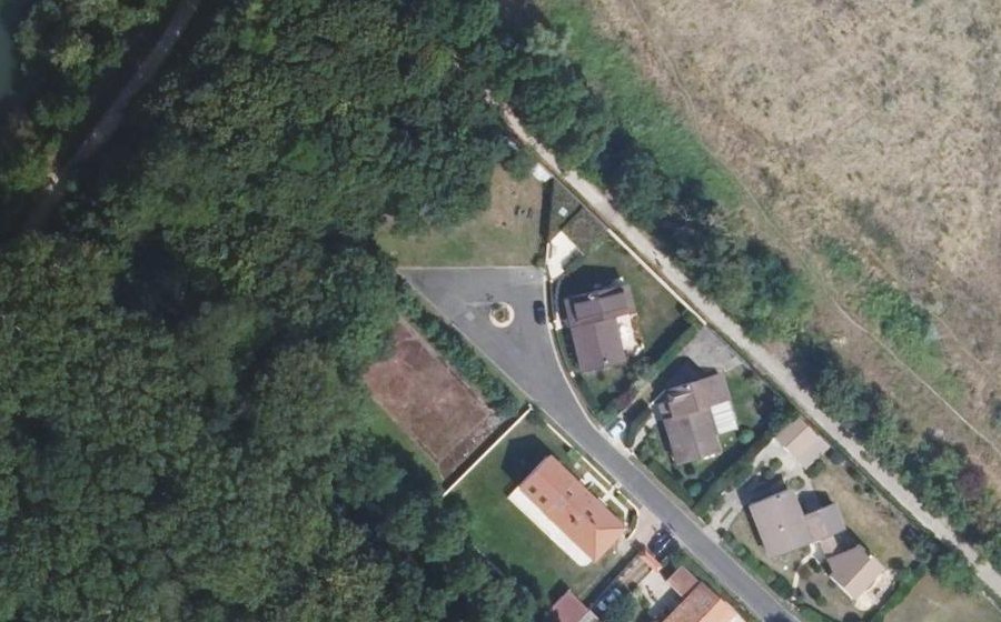 Vue aérienne du Rond-point anonyme n°871571132