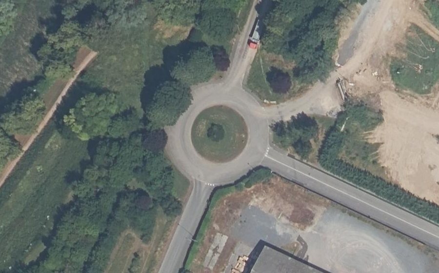 Vue aérienne du Rond-point anonyme n°87171203