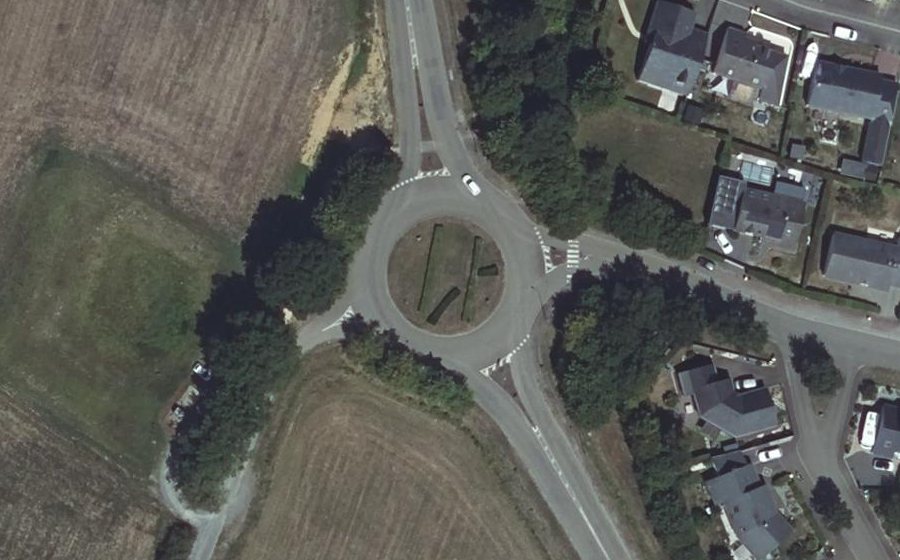 Vue aérienne du Rond-point anonyme n°87172113