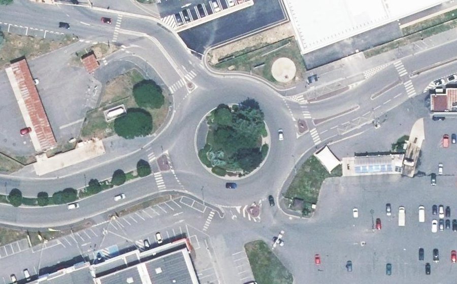 Vue aérienne du Rond-point anonyme n°871896563