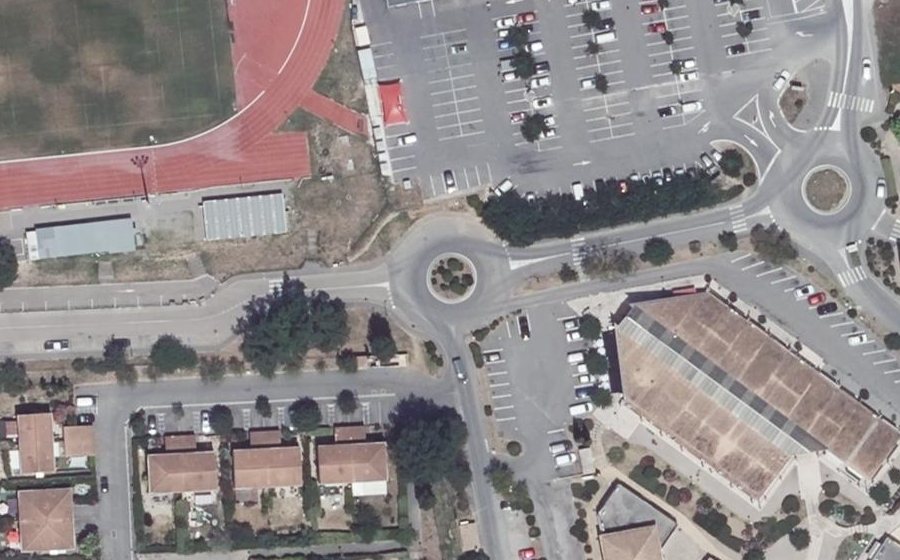 Vue aérienne du Rond-point anonyme n°871937762