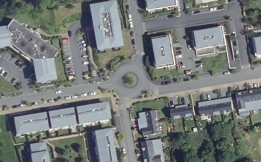 Vue aérienne du Rond-point anonyme n°872467910