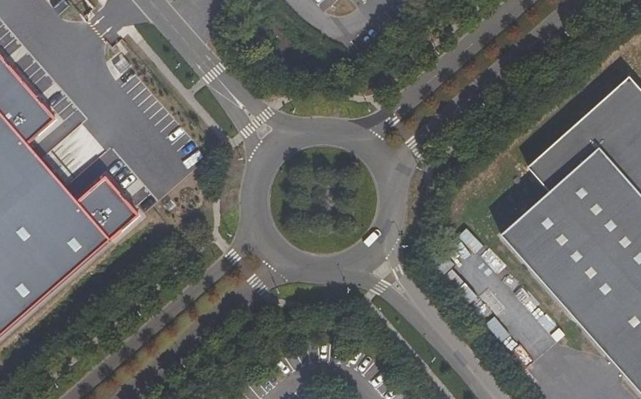 Vue aérienne du Rond-point anonyme n°87256085
