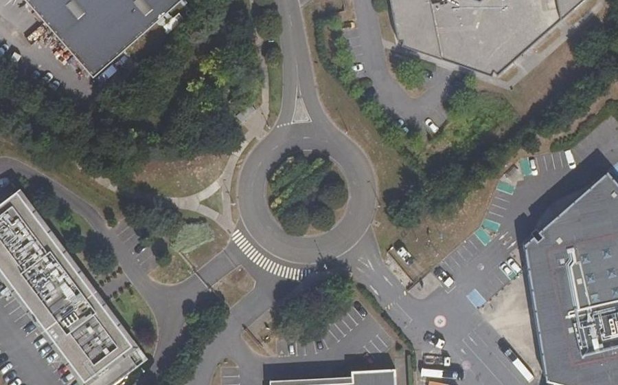 Vue aérienne du Rond-point anonyme n°87256131