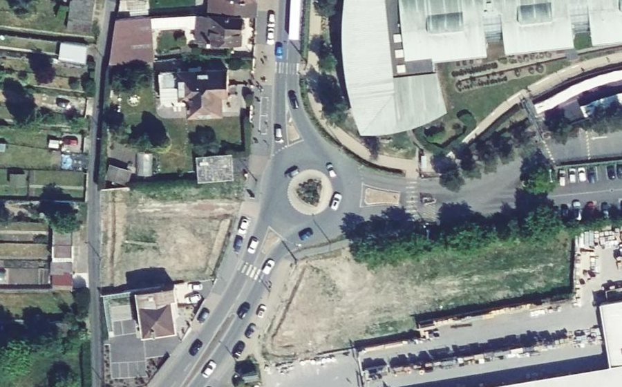 Vue aérienne du Rond-point anonyme n°872880184