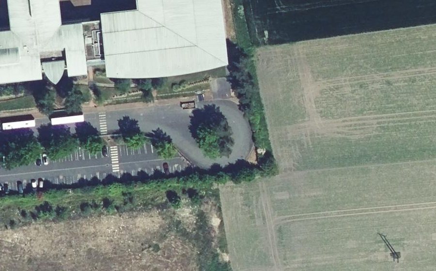 Vue aérienne du Rond-point anonyme n°872964487
