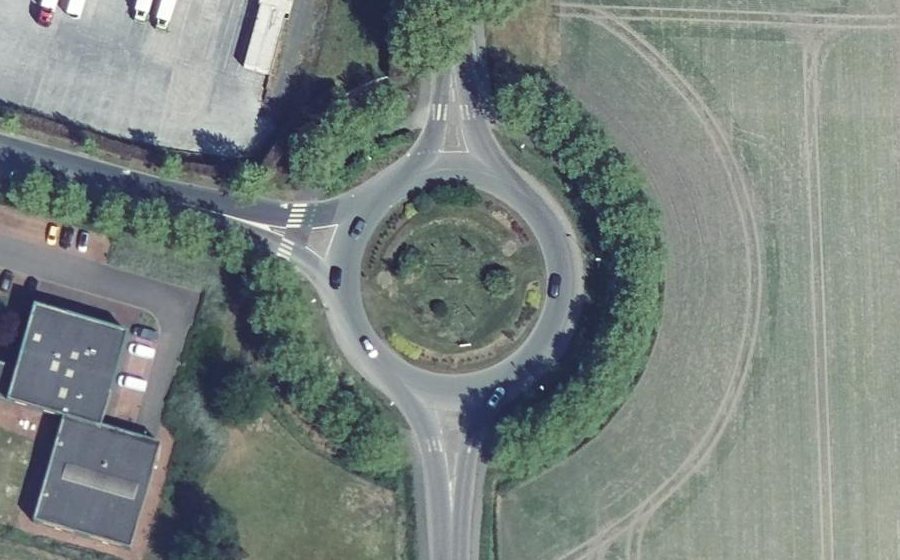 Vue aérienne du Rond-point anonyme n°873012375