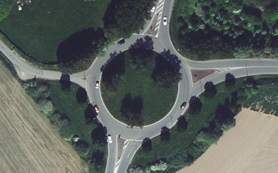 Vue aérienne du Rond-point anonyme n°873074224