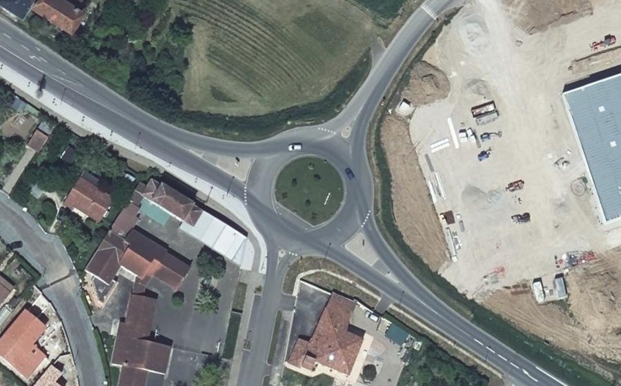 Vue aérienne du Rond-point anonyme n°873077587