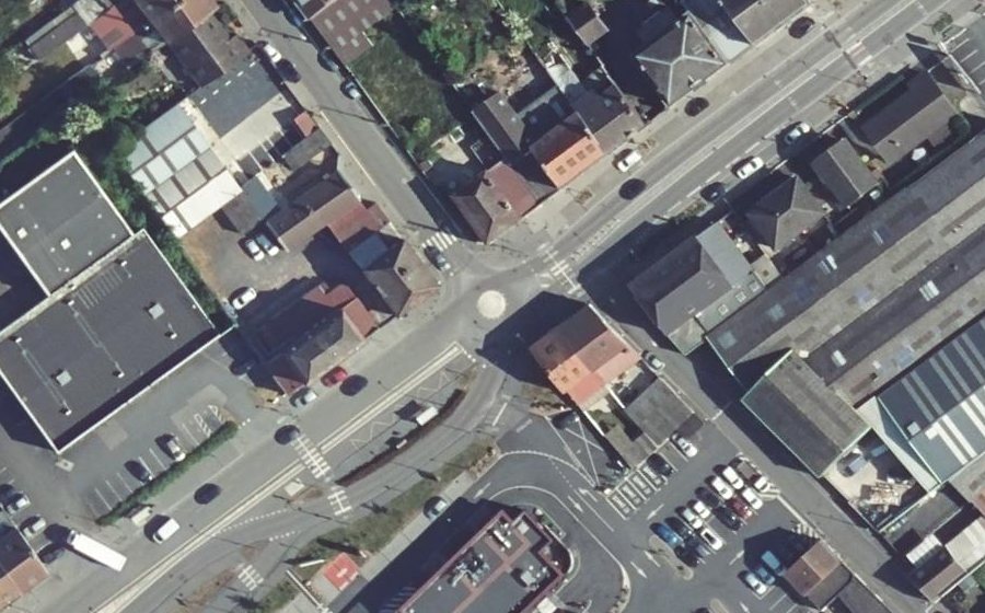 Vue aérienne du Rond-point anonyme n°873113024