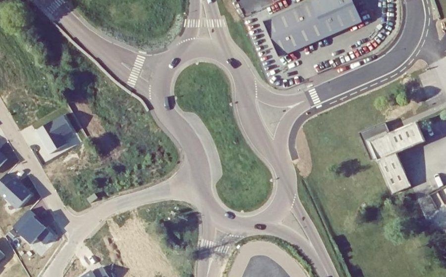 Vue aérienne du Rond-point anonyme n°874206085