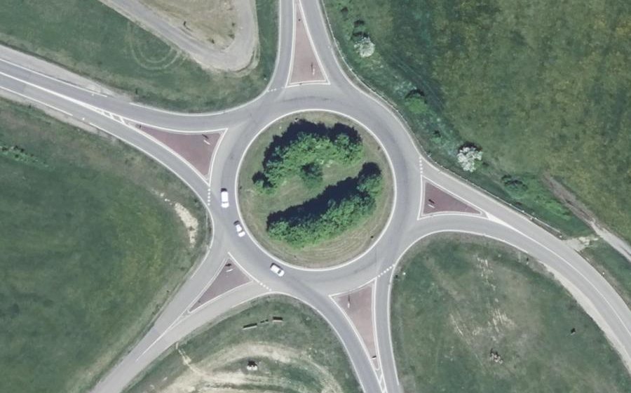 Vue aérienne du Rond-point anonyme n°8746711