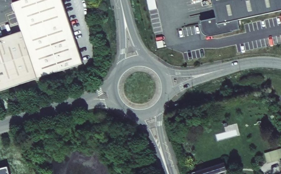 Vue aérienne du Rond-point anonyme n°874749754