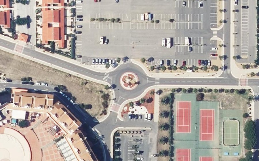 Vue aérienne du Rond-point anonyme n°874781443