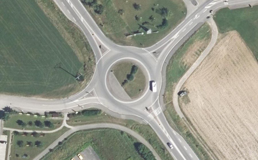 Vue aérienne du Rond-point anonyme n°8748235