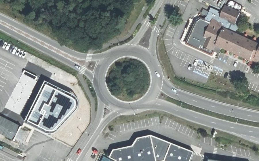 Vue aérienne du Rond-point anonyme n°8749035